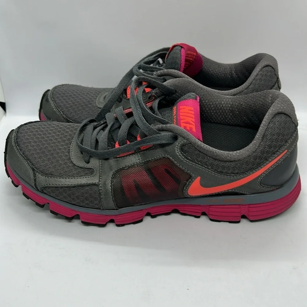 Nike Women's Gray and Hot Pink dual fusion ST2 Athletic Shoes